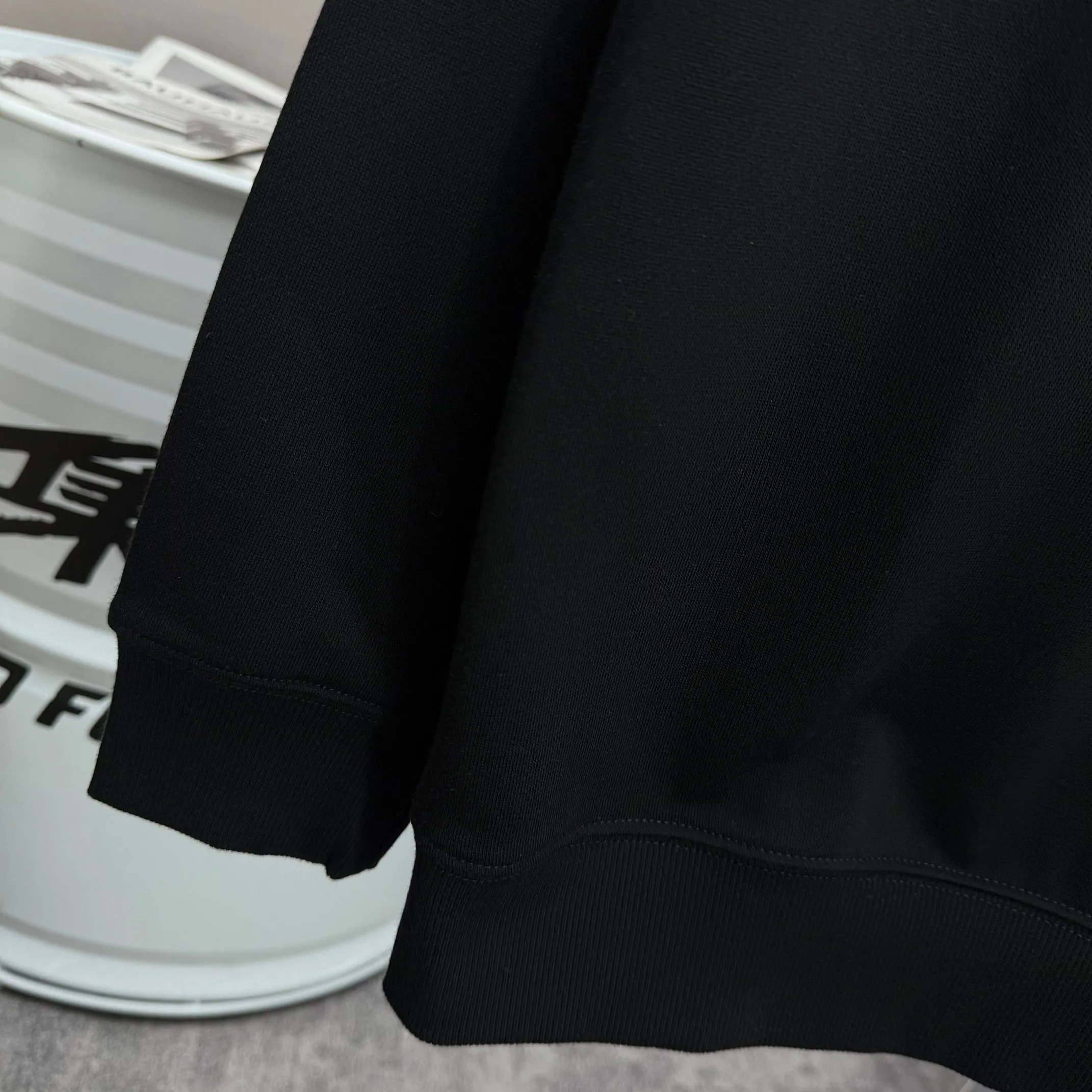 P210 Polo* Ralph Lauren 2025 Autumn and Winter new round neck sweatshirt Classic simple embroidery Customized terry fabric Long sleeves Unisex Color: Black White Size: S (90-130 pounds) M (120-150 pounds) L (140-165 pounds) XL (160-180 pounds) XXL (180-210 pounds)